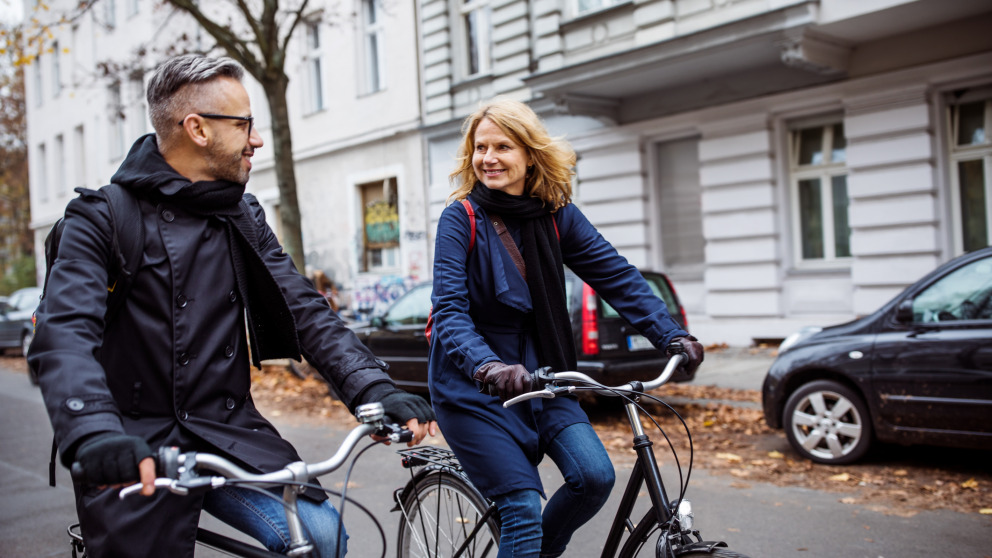 Forscherinnen und Forscher fordern von der Politik, während der Covid-19-Pandemie sicheren Fußverkehr und Radfahren zu ermöglichen.